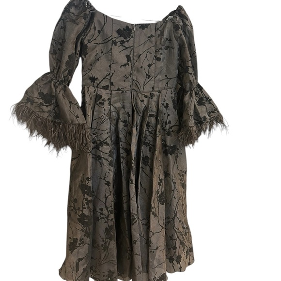 Vintage L ultra sheer/feather vintage dress in excellent vintage condition. - Picture 2 of 16